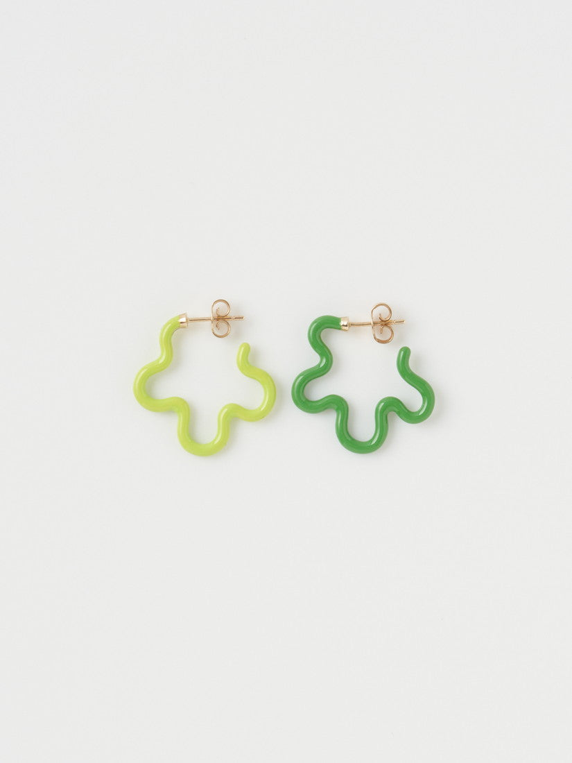 ピアス 2 TONE ASYMMETRICAL FLOWER POWER EARRINGS IN LIME AND