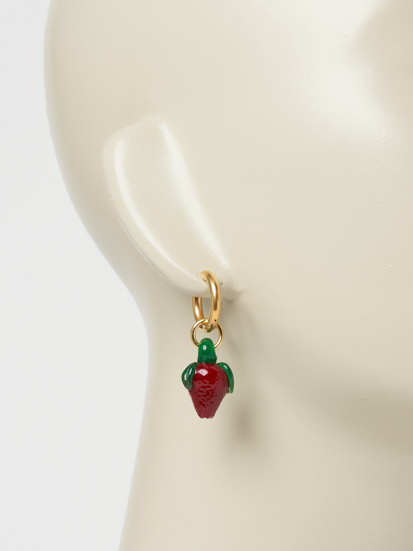 ピアス　Wild Strawberry