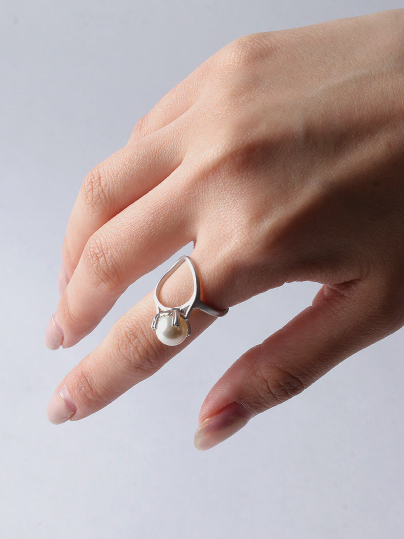 ring motif リング (pearl / silver)