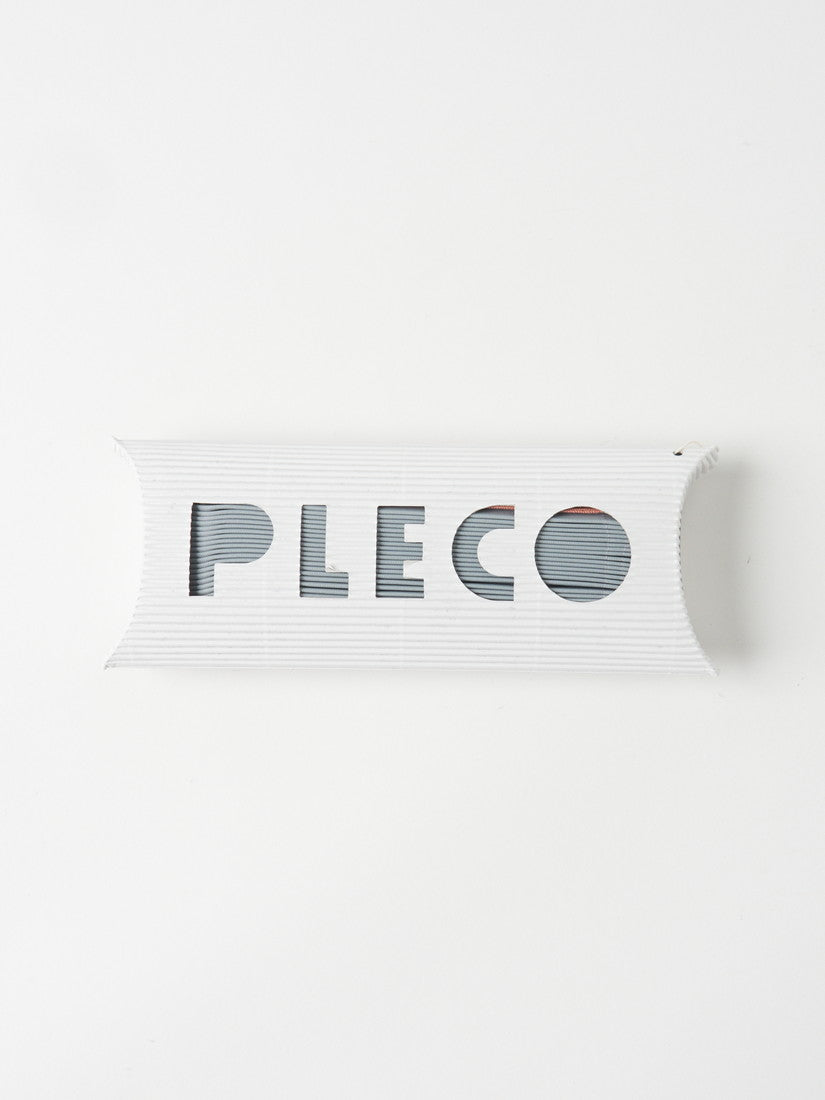 《PLECO》タテプリーツLバッグ シルバー(silver)